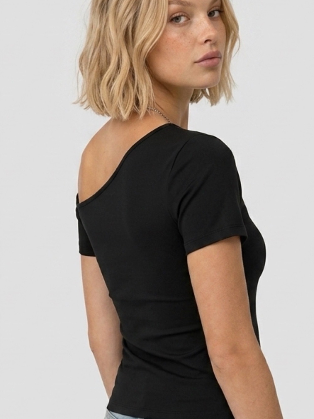 Halara Off-Shoulder top - Picture 2 of 10